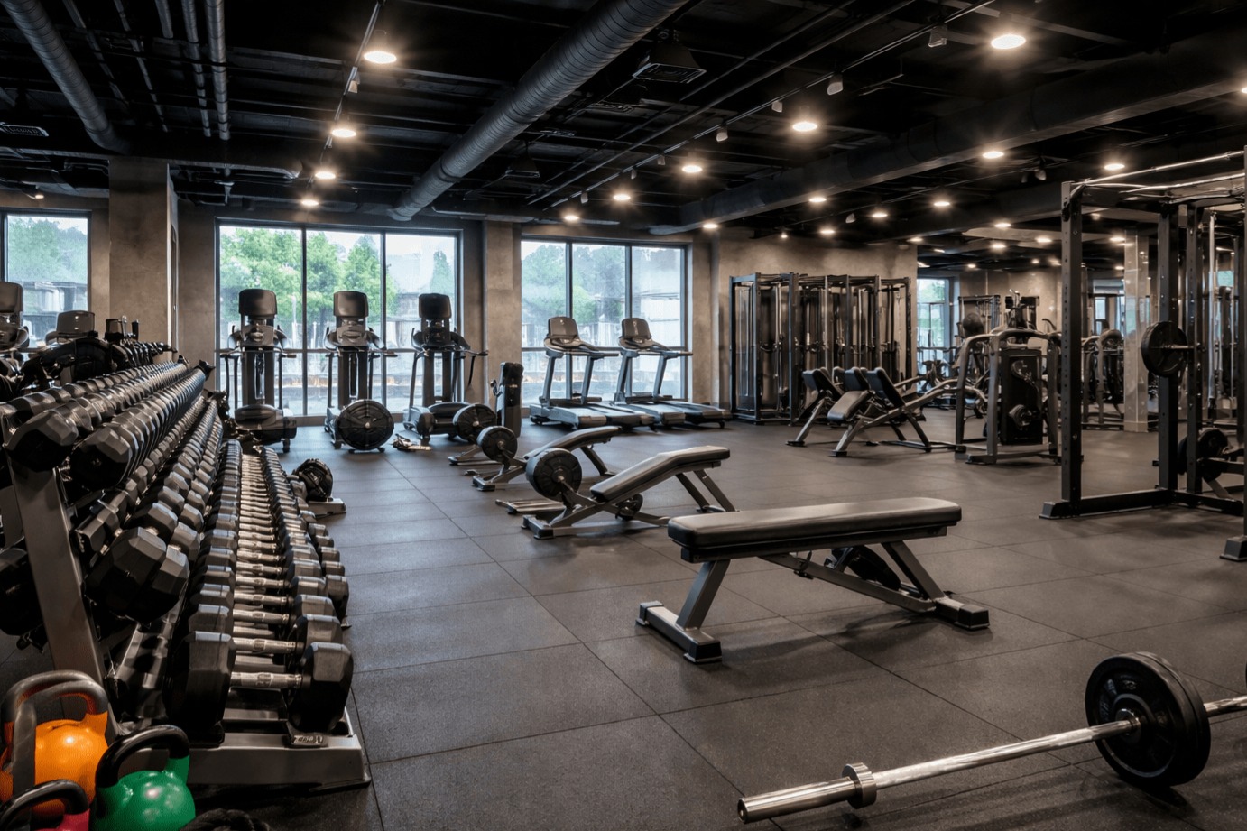 راهنمای کامل تجهیز یک باشگاه حرفه‌ای | معرفی 10 وسیله ضروری