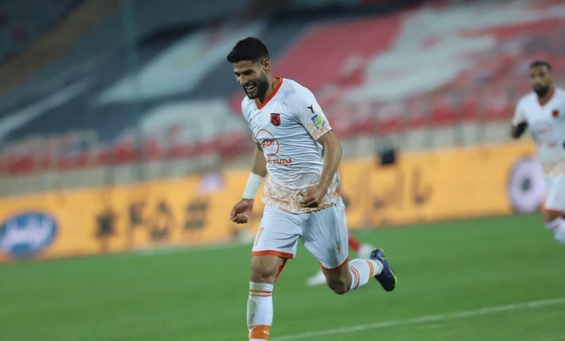 بازیکنی که هم به پرسپولیس نه گفت و هم به استقلال- تاج من