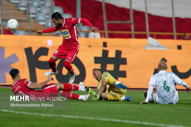 نگذاشتم گل‌محمدی را اخراج کنند/پرسپولیس به تپه‌های داودیه برگردد!- تاج من